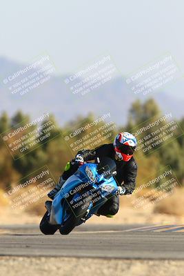 media/Jan-14-2024-SoCal Trackdays (Sun) [[2e55ec21a6]]/Turn 7 (140pm)/